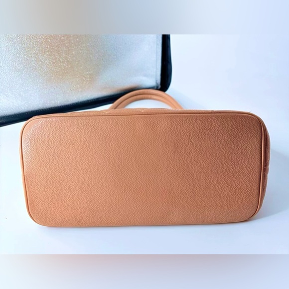 CHANEL Matelasse Medallion Cocomark Tote Bag Beige Caviar Skin - Picture 9 of 16